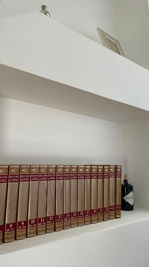 Appartamento Palazzo Dei Duchi 아비글리아나 외부 사진